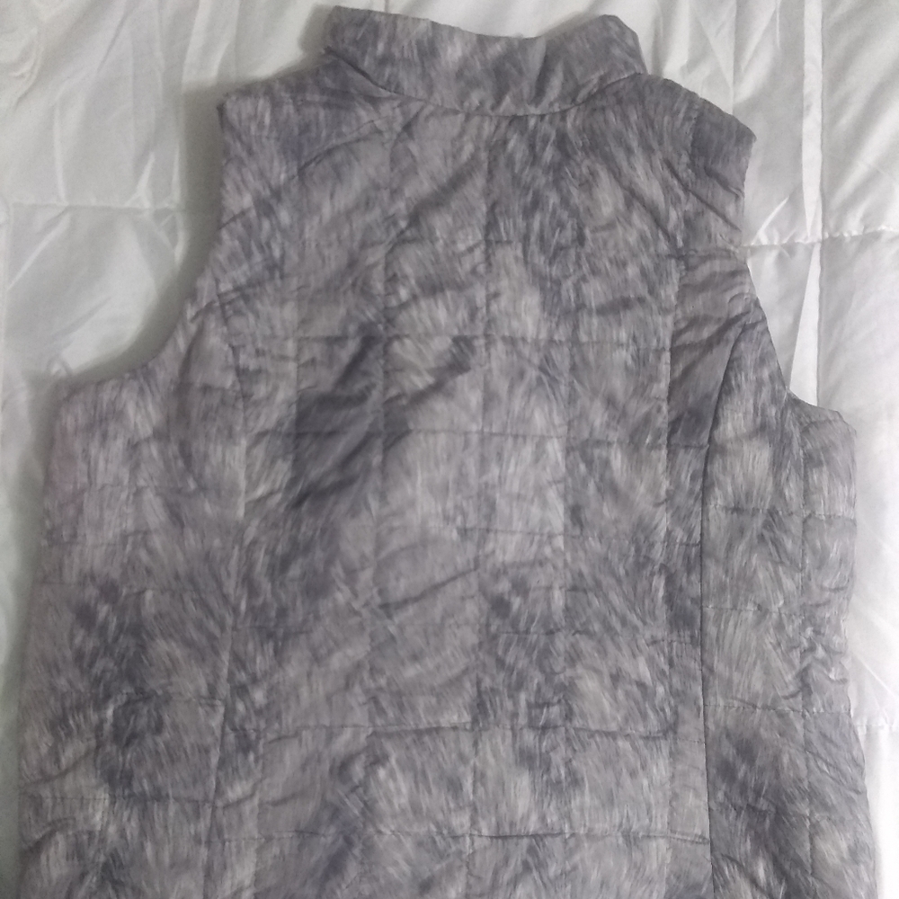 Vest - Picture 2 of 4